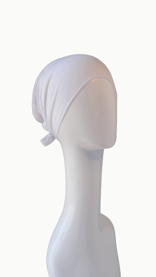 A comfortable and versatile basic tie-back undercap suitable for everyday wear. This undercap features a simple design with adjustable ties at the back, allowing for a customizable fit. 